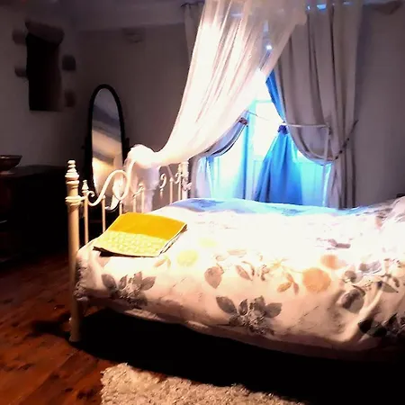 Le Petit Coin De Charme Bed & Breakfast Caylus