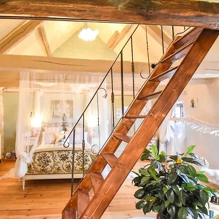 Le Petit Coin De Charme Bed & Breakfast Caylus